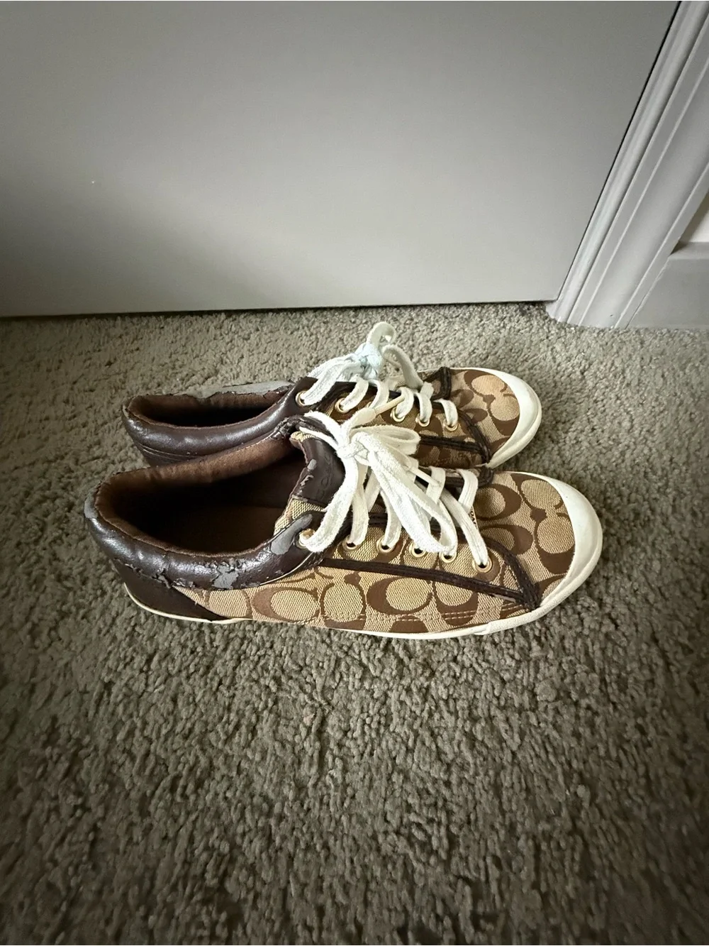 Coach woman Brown Signature Logo Low-Top Sneakers with White Laces